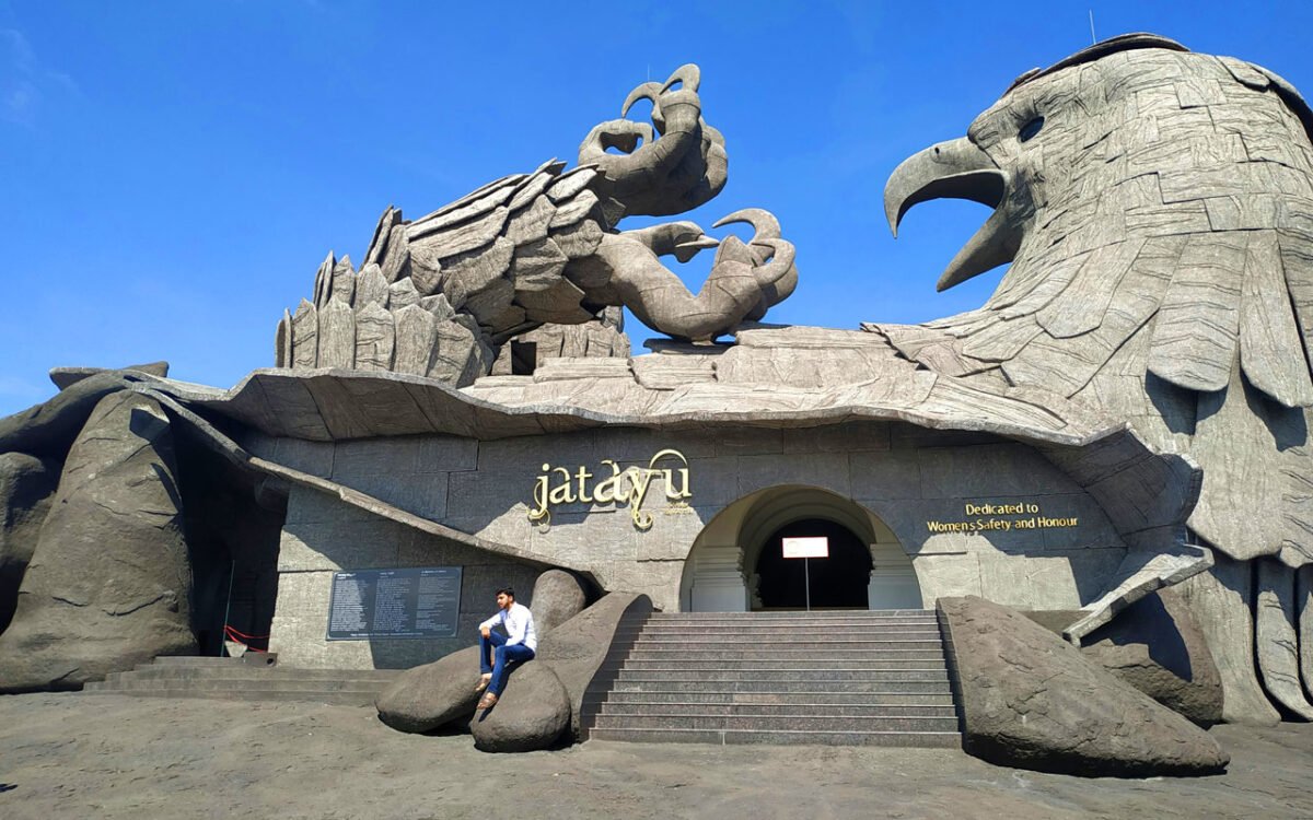 Private Jatayu Nature Park and Varkala Beach tour from Kovalam
